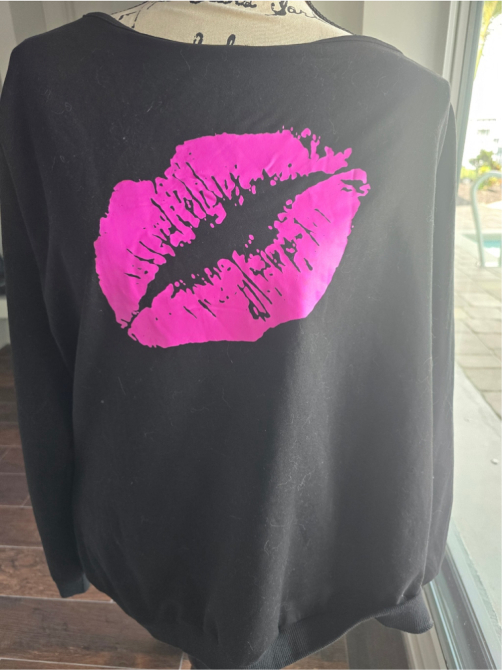 MagicMK Pinkish/Purple Messy Lip Sweatshirt Size XL NWOT